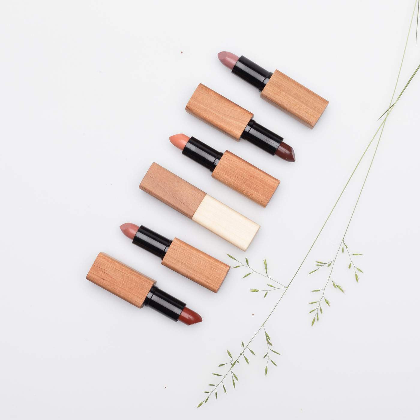 フィンランド発オーガニックコスメブランド Havu Cosmeticsが日本発上陸 木の温もりを感じるハンドメイドケース Clumsy