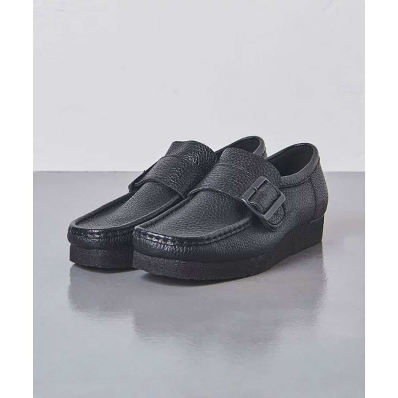 UA別注！クラークス「WallabeeMonk」発売、シボ革で上品に