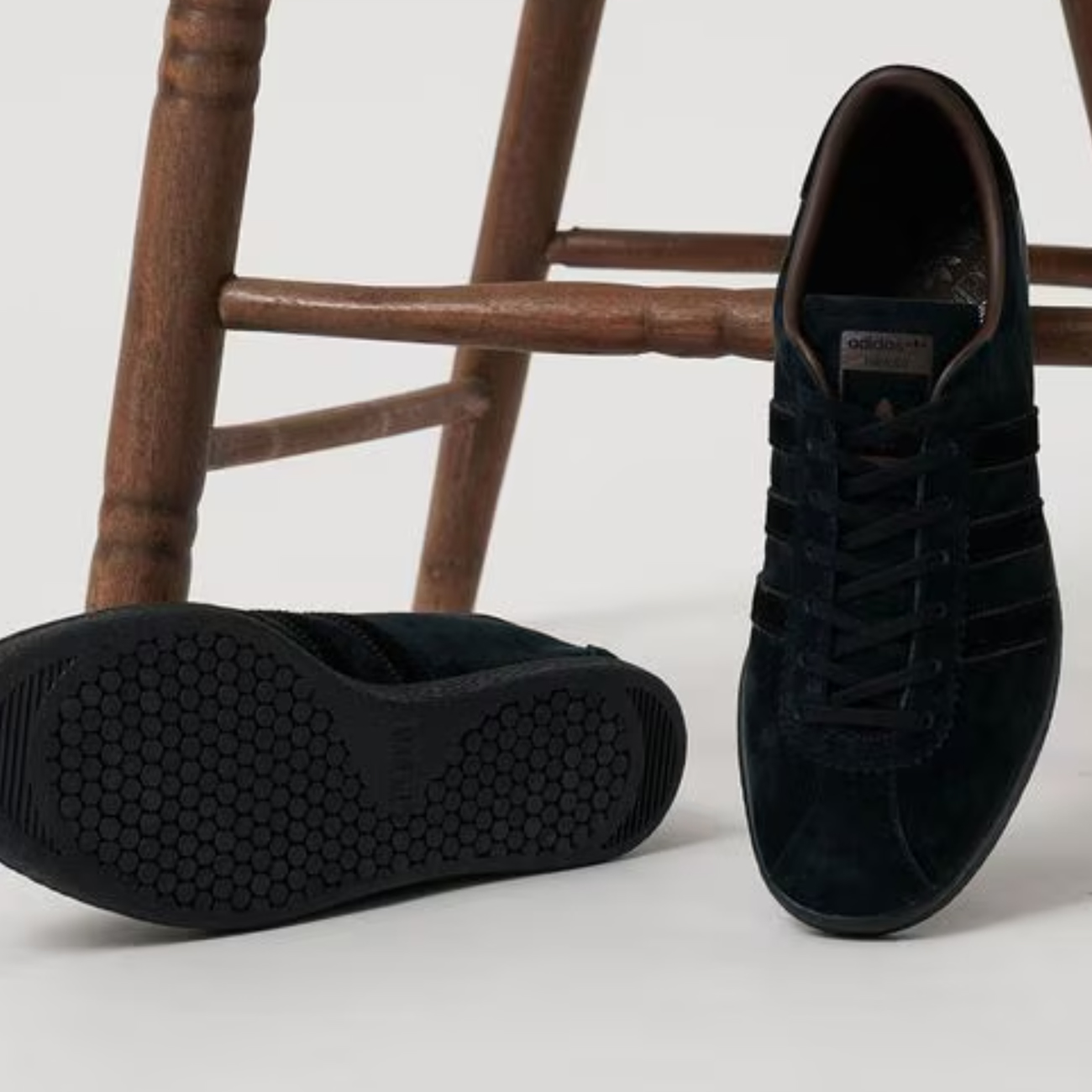 【新品未使用】adidas× アローズ別注 TOBACCO 24.5cmブラック 新品未使用】完売モデルadidas×アローズ別注 TOBACCO 24.5cm